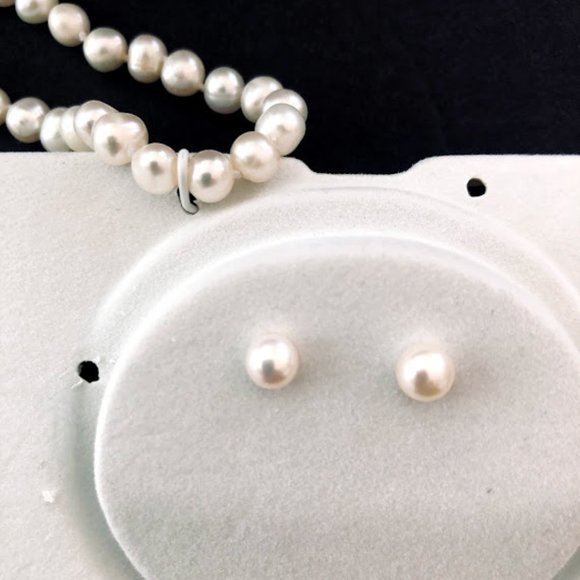 Freshwater Pearl Set: Necklace, Bracelet & Earring - Picture 4 of 9